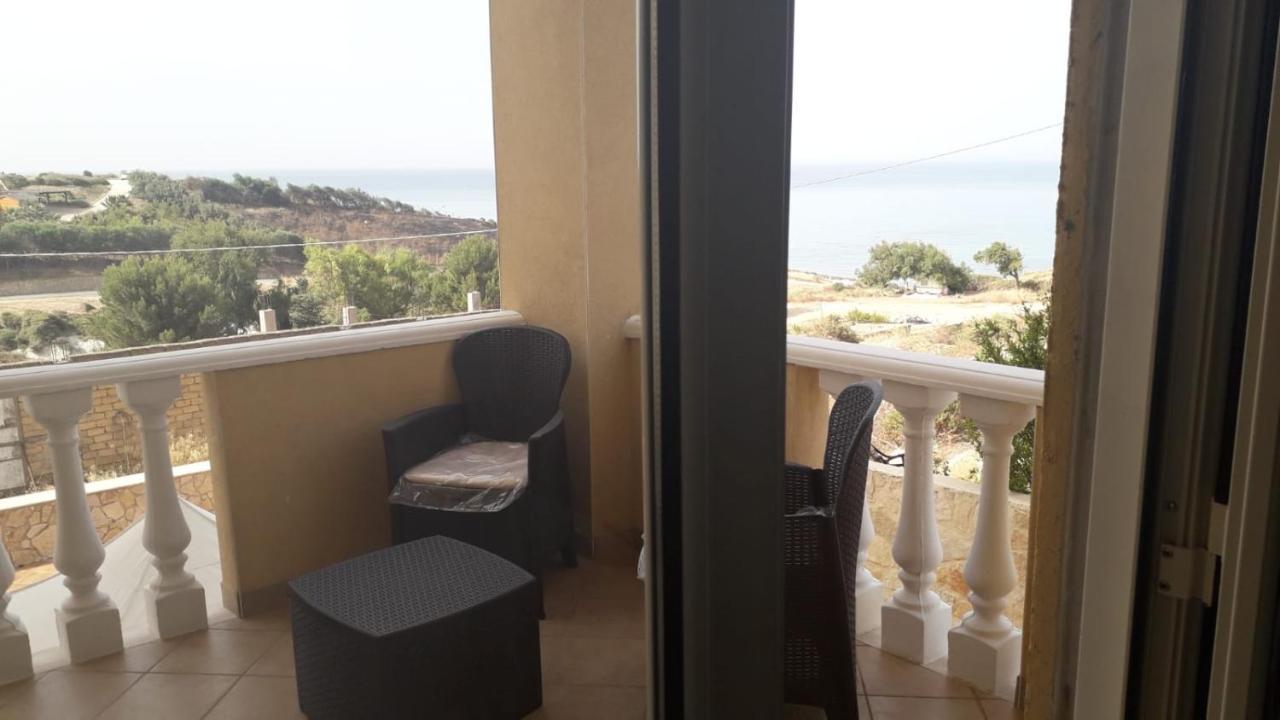 Al Faro Bed and Breakfast Realmonte Exteriör bild