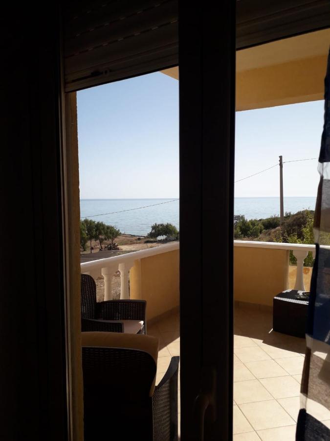 Al Faro Bed and Breakfast Realmonte Exteriör bild