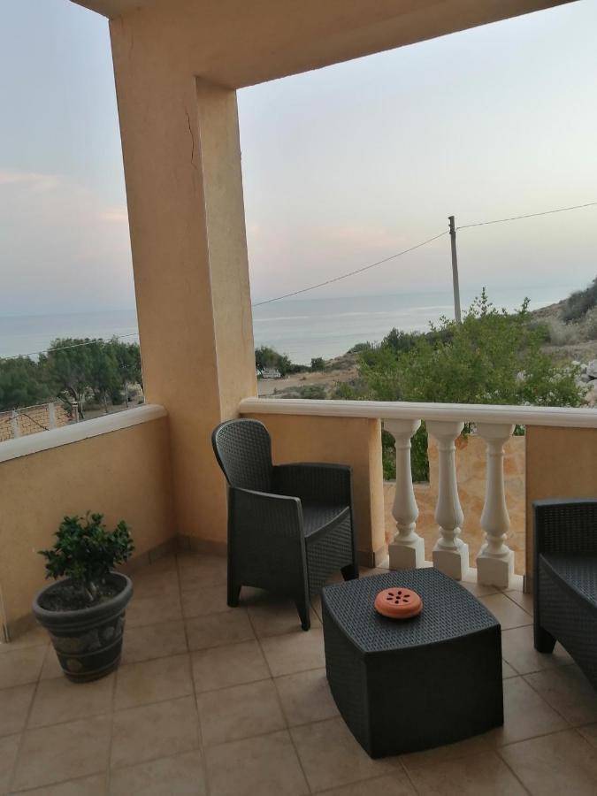 Al Faro Bed and Breakfast Realmonte Exteriör bild