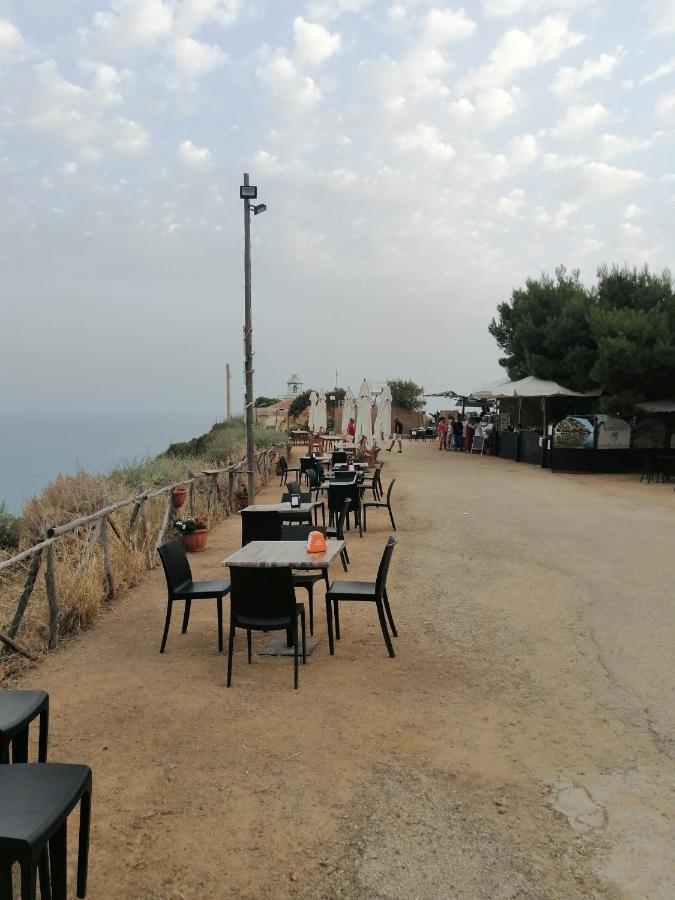 Al Faro Bed and Breakfast Realmonte Exteriör bild