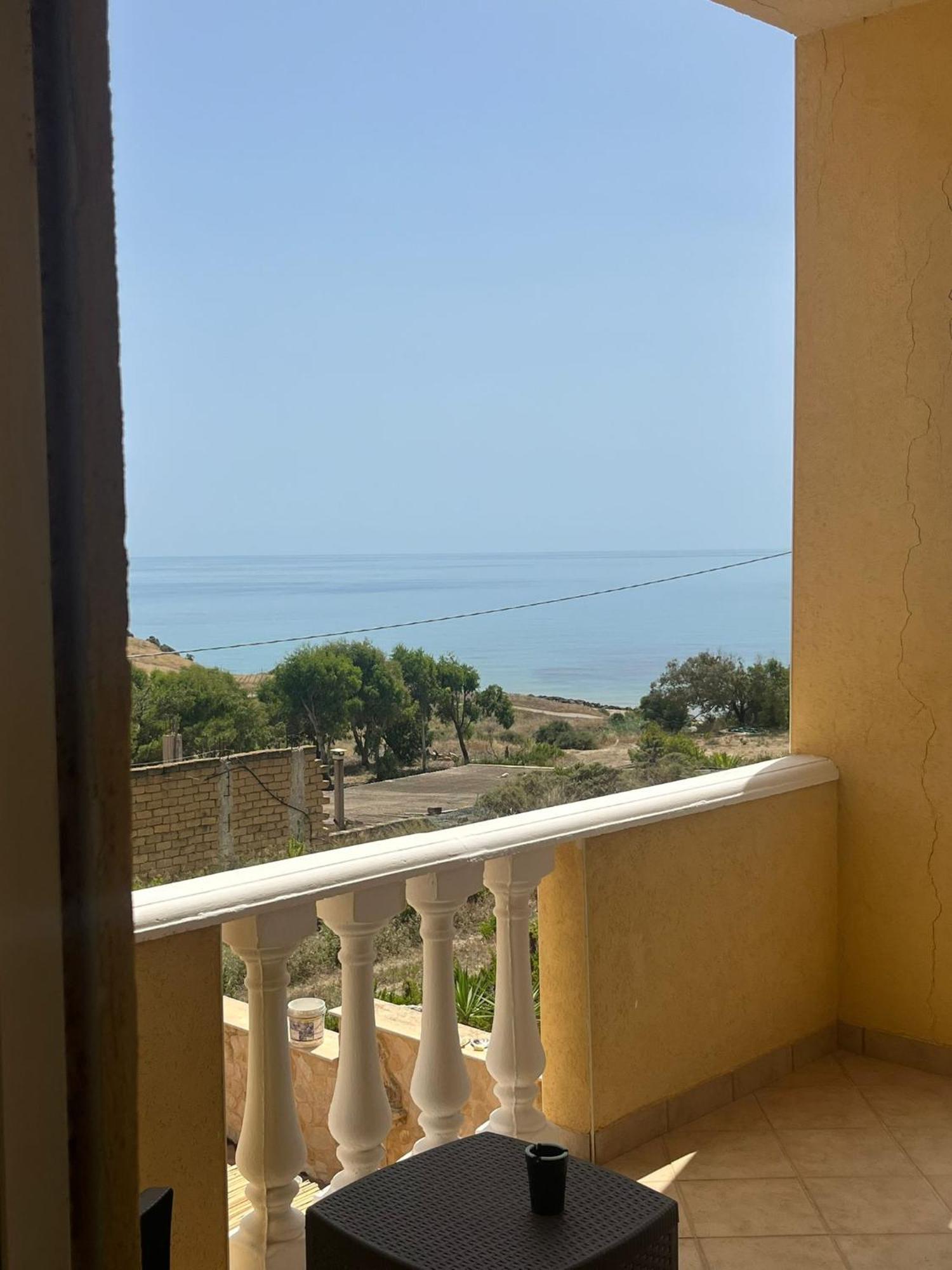 Al Faro Bed and Breakfast Realmonte Exteriör bild