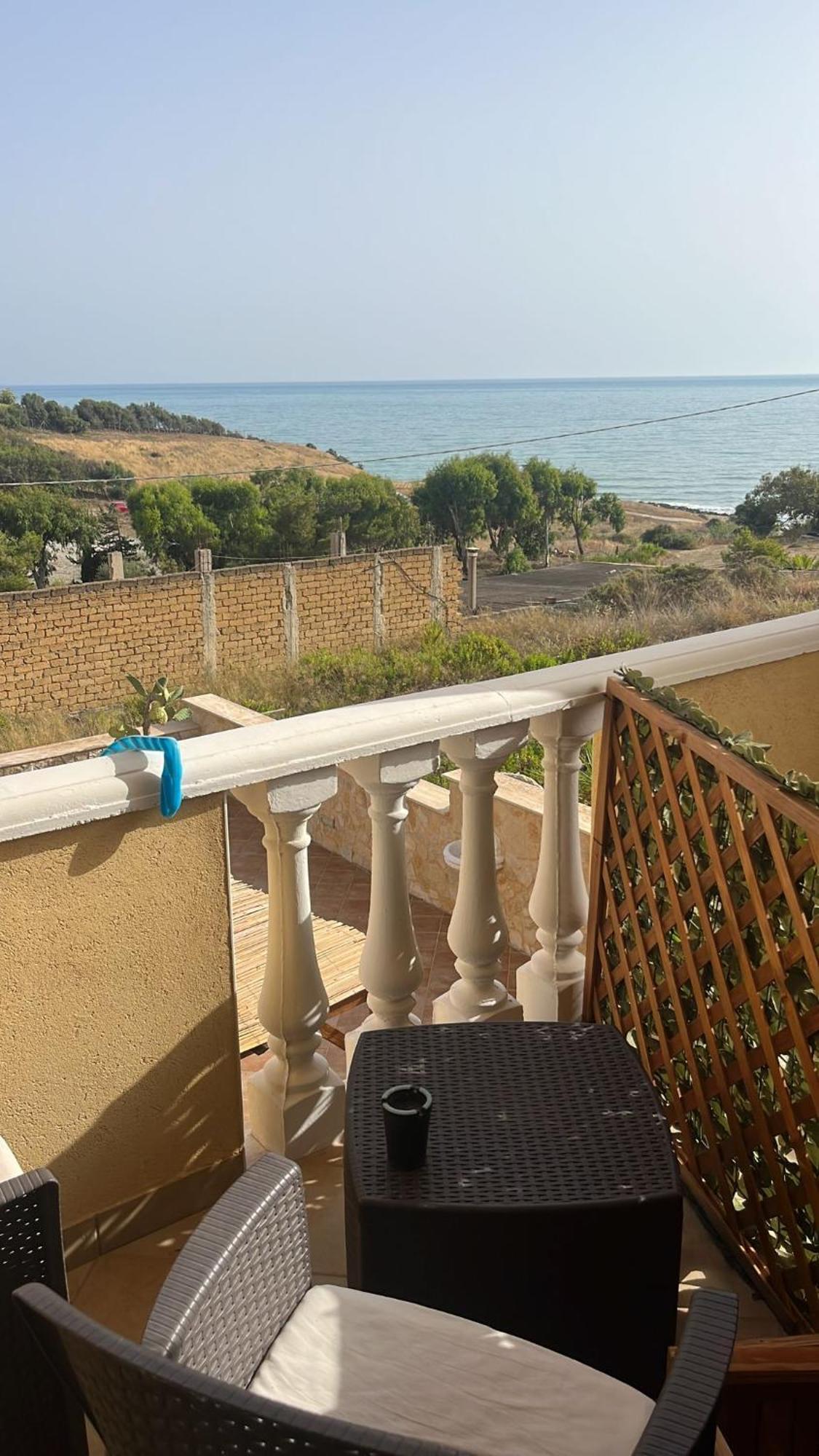 Al Faro Bed and Breakfast Realmonte Exteriör bild