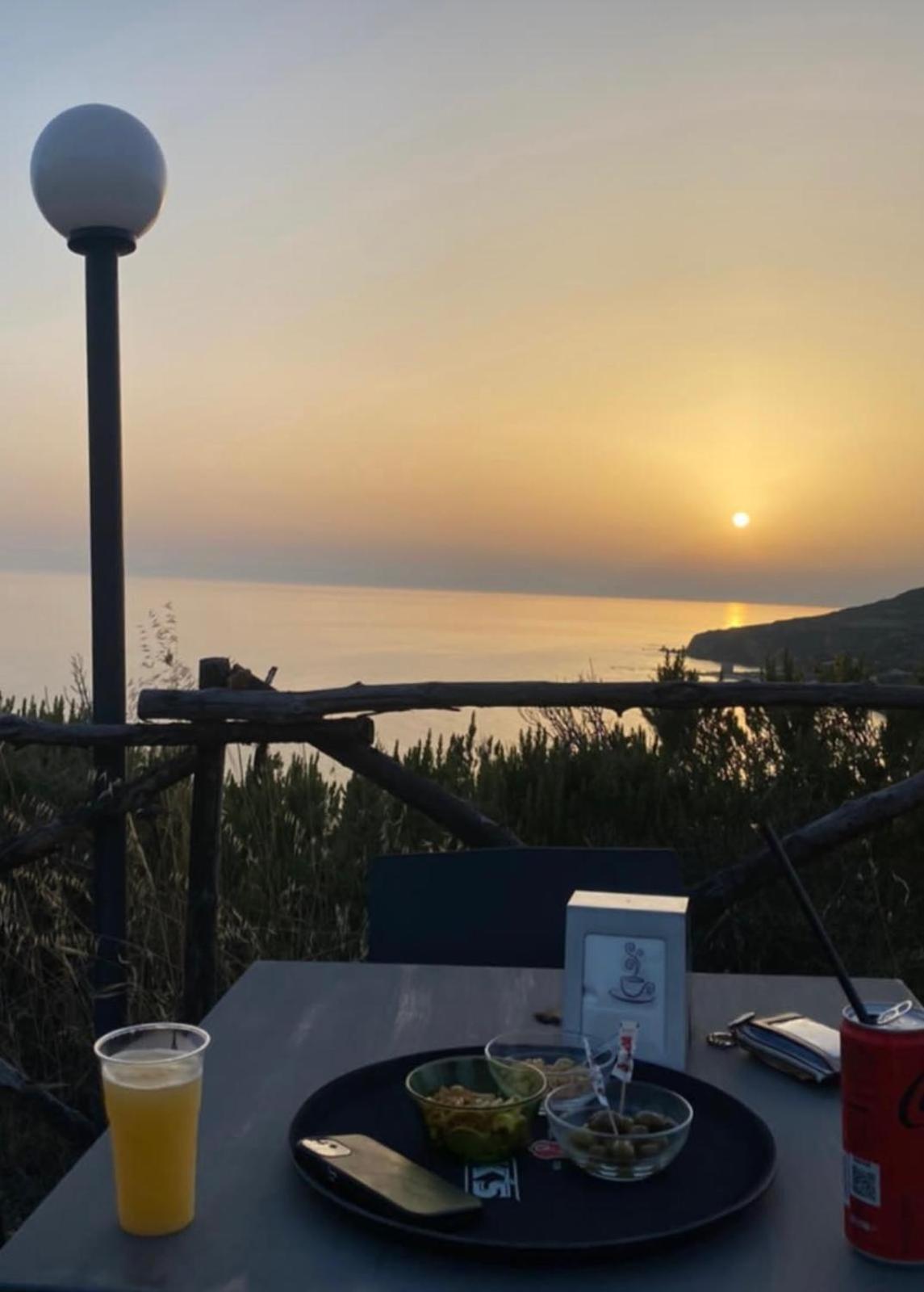 Al Faro Bed and Breakfast Realmonte Exteriör bild