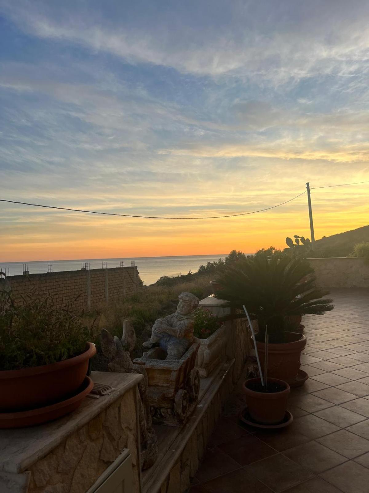 Al Faro Bed and Breakfast Realmonte Exteriör bild
